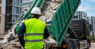 Вывоз строительного мусора в Кыштыме: услуги лицензированной компании — ПроМусор